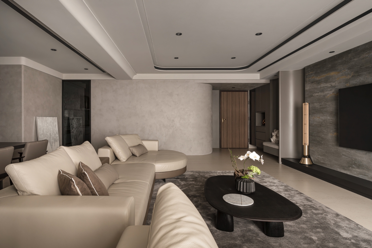 深咖基調，現代暗黑宅