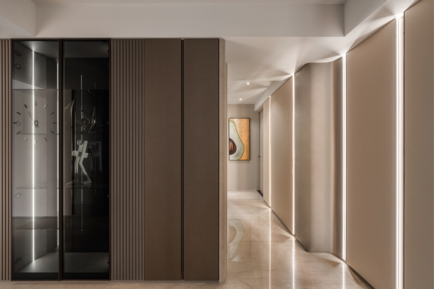 綠翡翠：特殊漆×大板磚輕奢