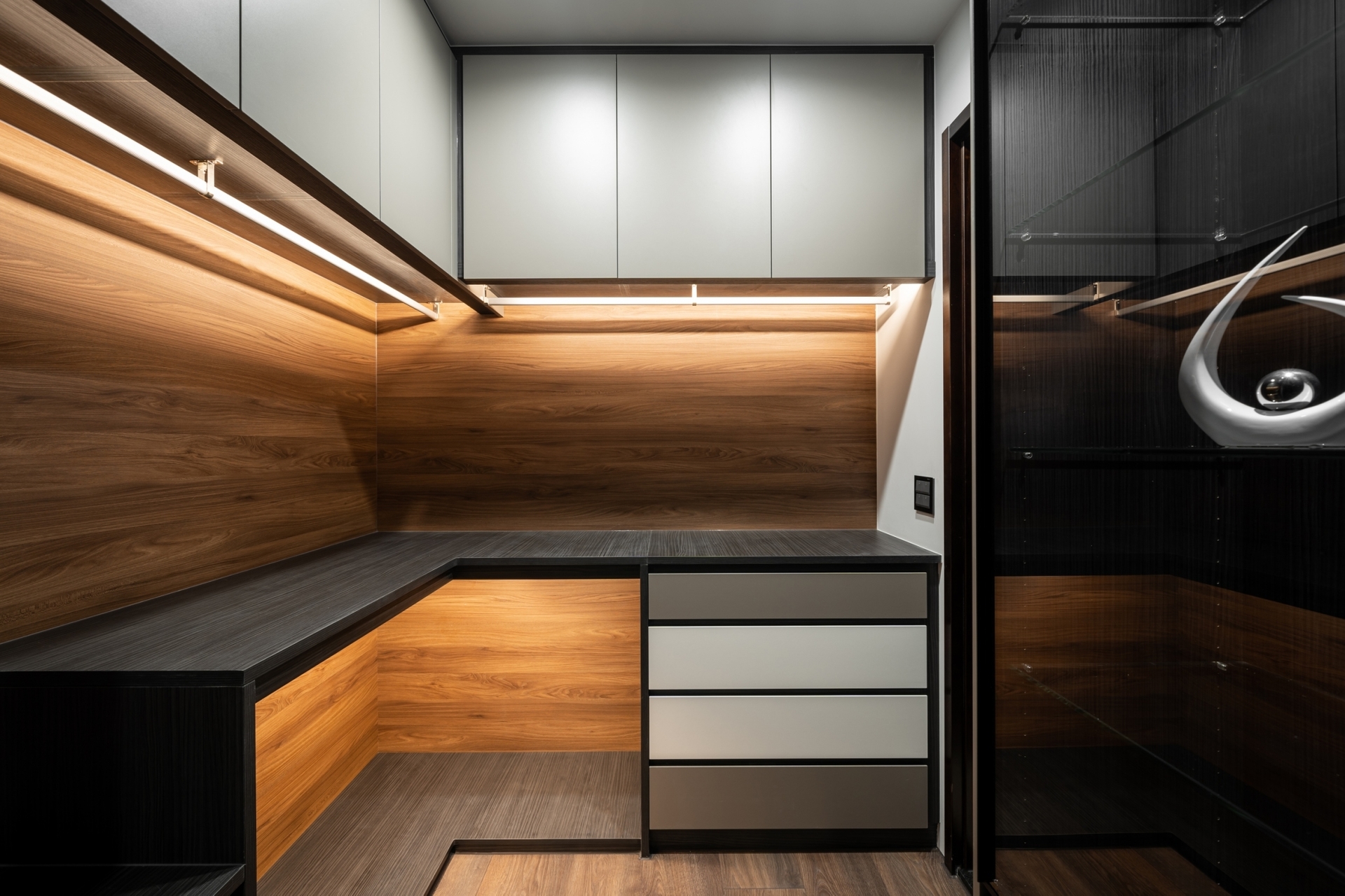 系統櫃也能成為精品設計？一窺藝瓦高雄室內設計總監李淑惠的創意思維 - 友友建設 美術帝國